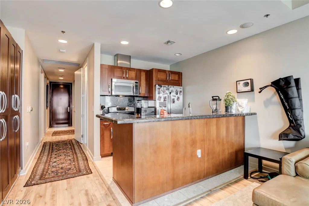 4525 Dean Martin, Las Vegas, NV 89103