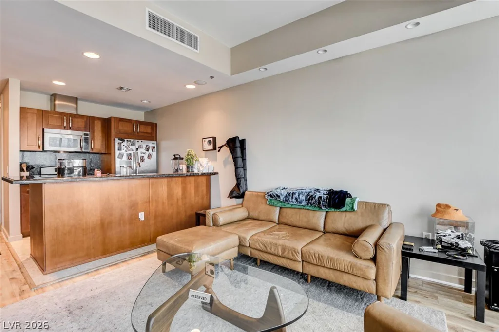 4525 Dean Martin, Las Vegas, NV 89103