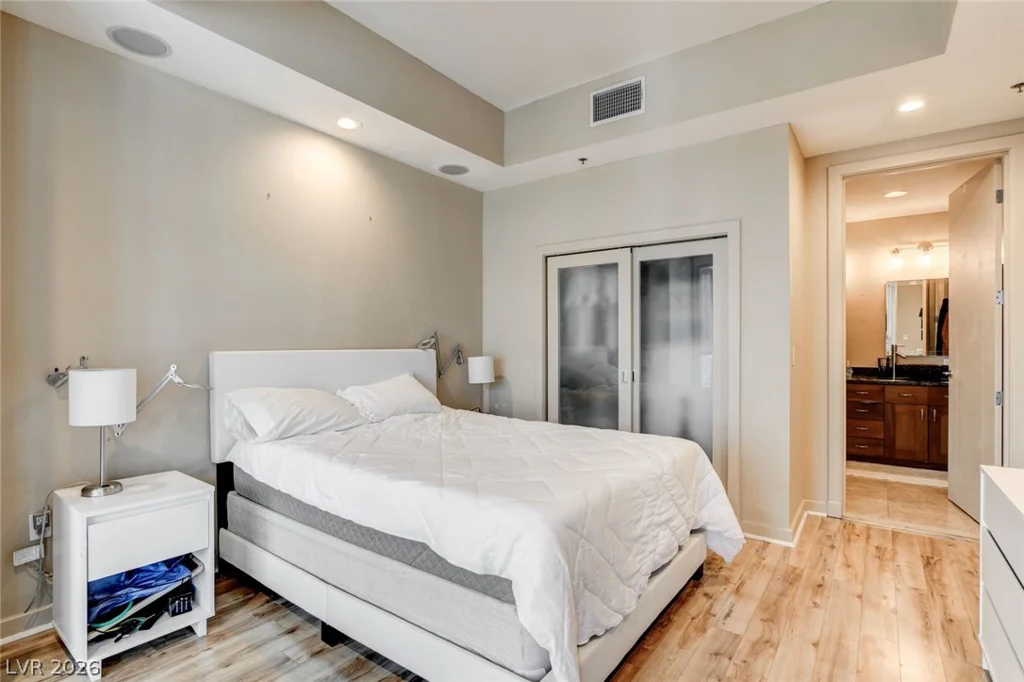 4525 Dean Martin, Las Vegas, NV 89103
