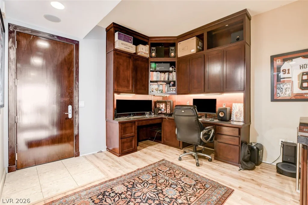4525 Dean Martin, Las Vegas, NV 89103