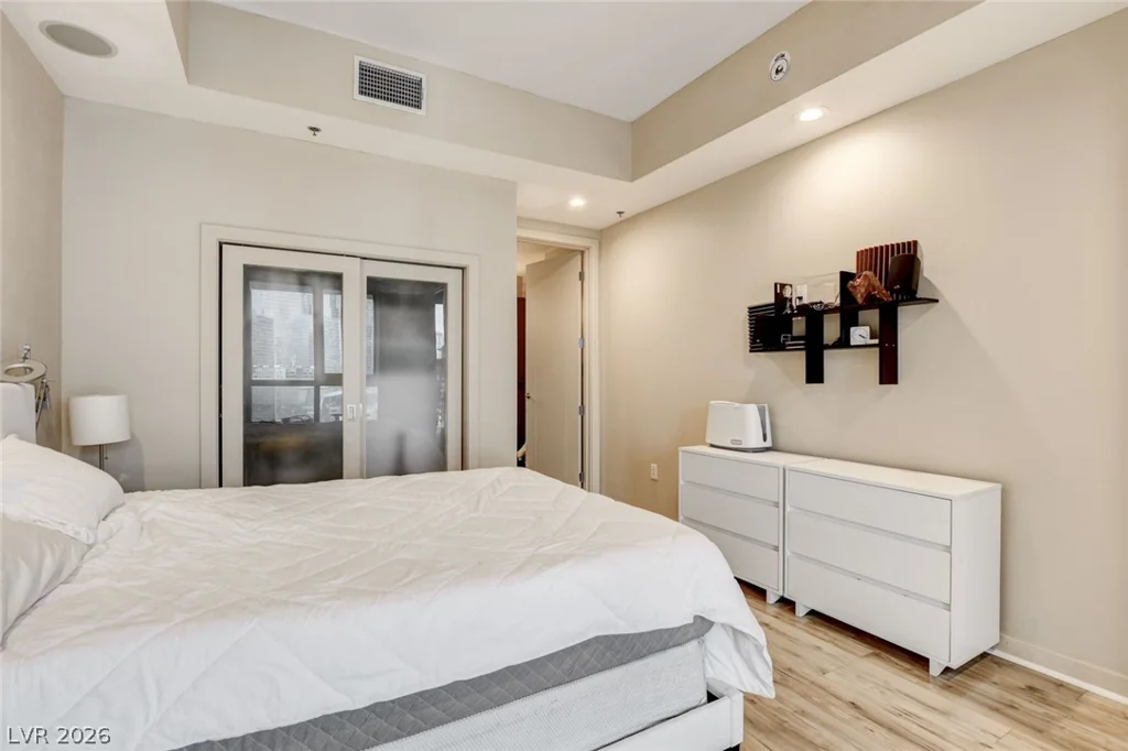 4525 Dean Martin, Las Vegas, NV 89103