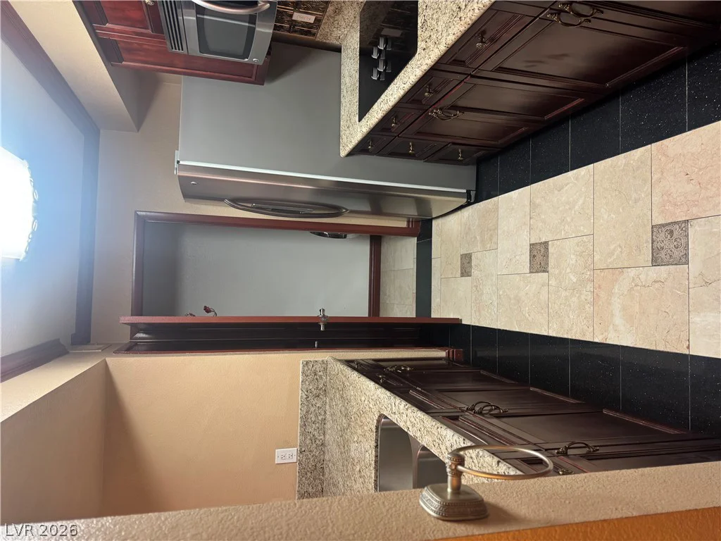 8101 Flamingo, Las Vegas, NV 89147