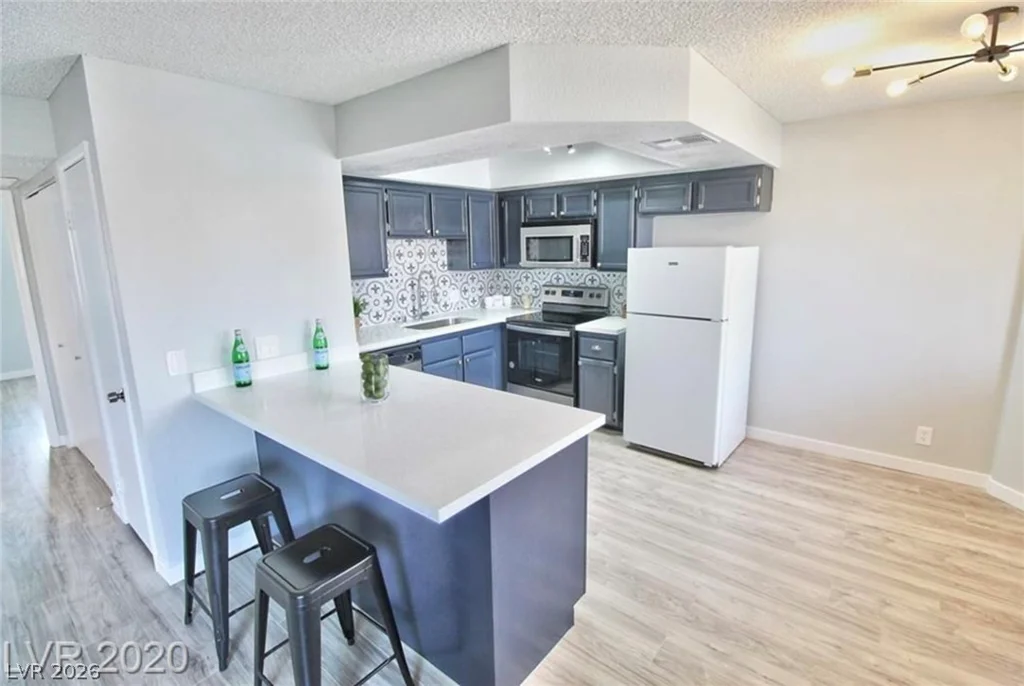 7937 Diamond Rock, Las Vegas, NV 89128