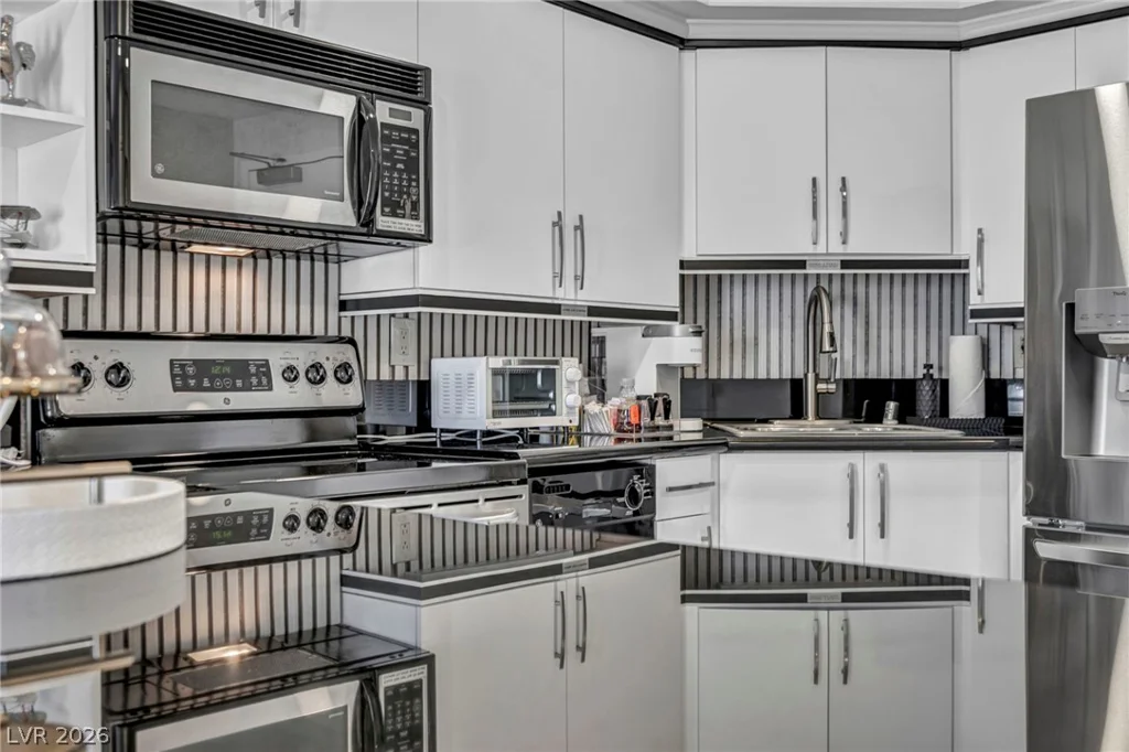 211 Flamingo, Las Vegas, NV 89169
