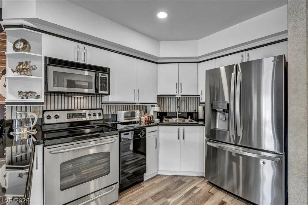 211 Flamingo, Las Vegas, NV 89169