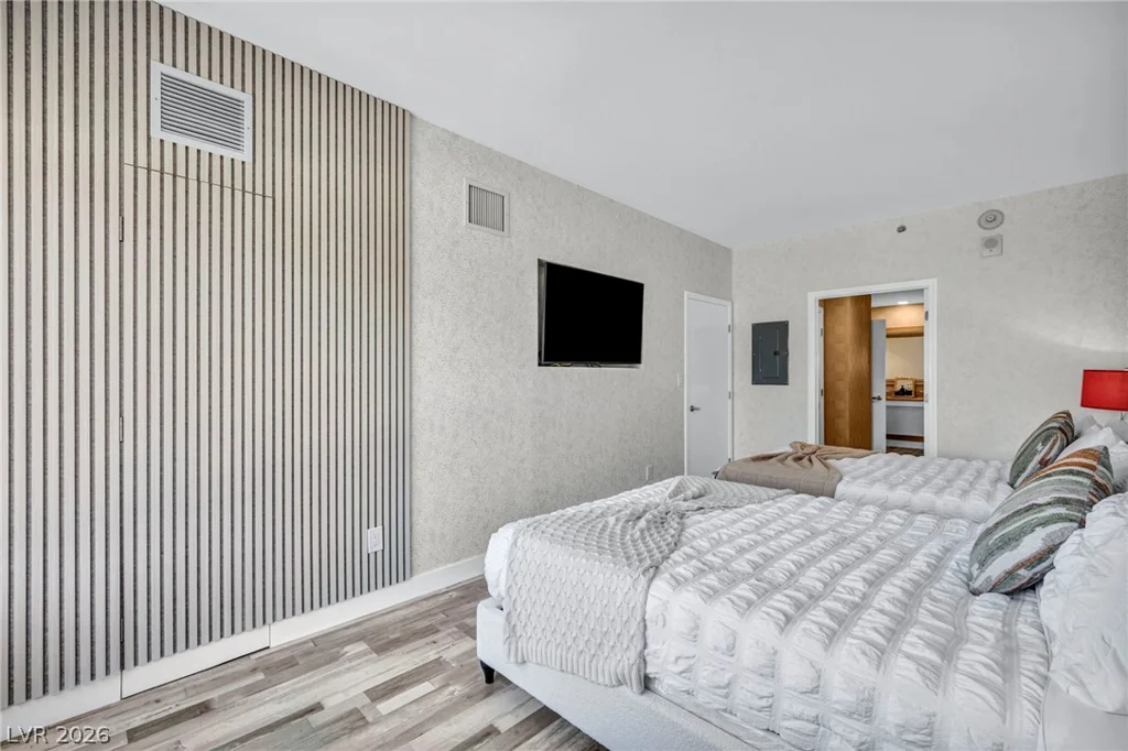 211 Flamingo, Las Vegas, NV 89169