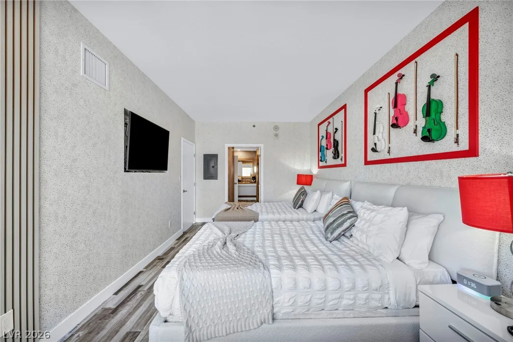 211 Flamingo, Las Vegas, NV 89169