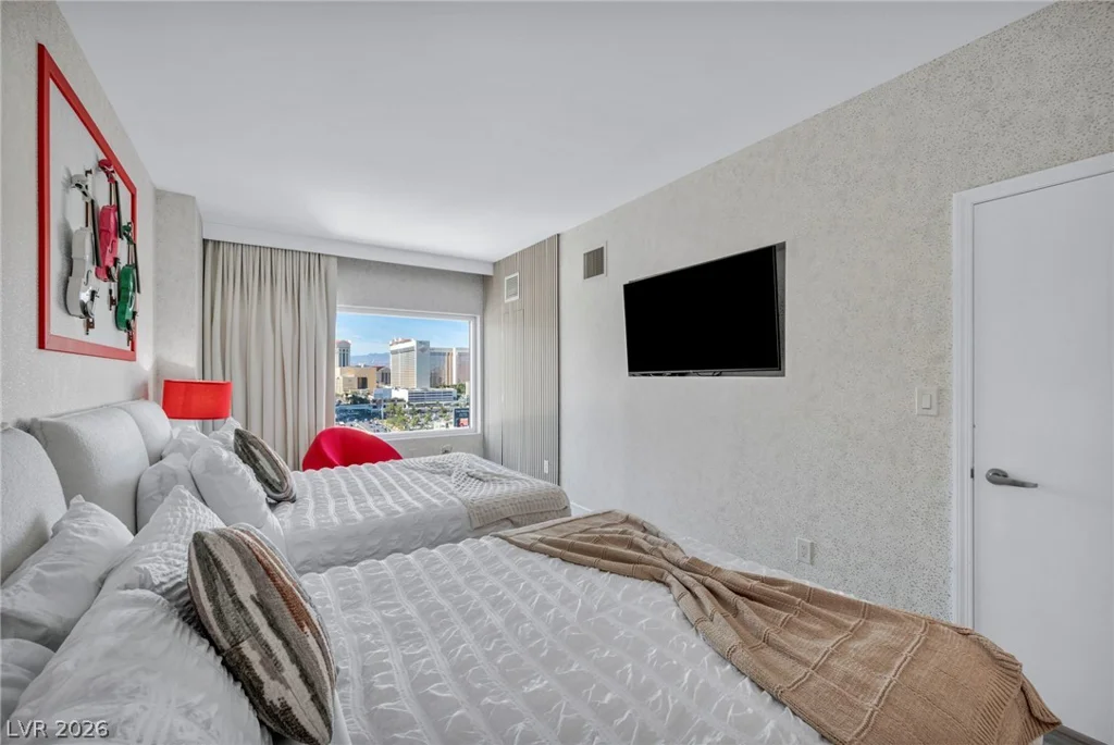 211 Flamingo, Las Vegas, NV 89169