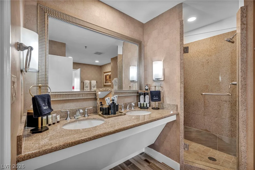211 Flamingo, Las Vegas, NV 89169