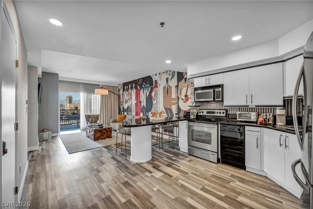 211 Flamingo, Las Vegas, NV 89169