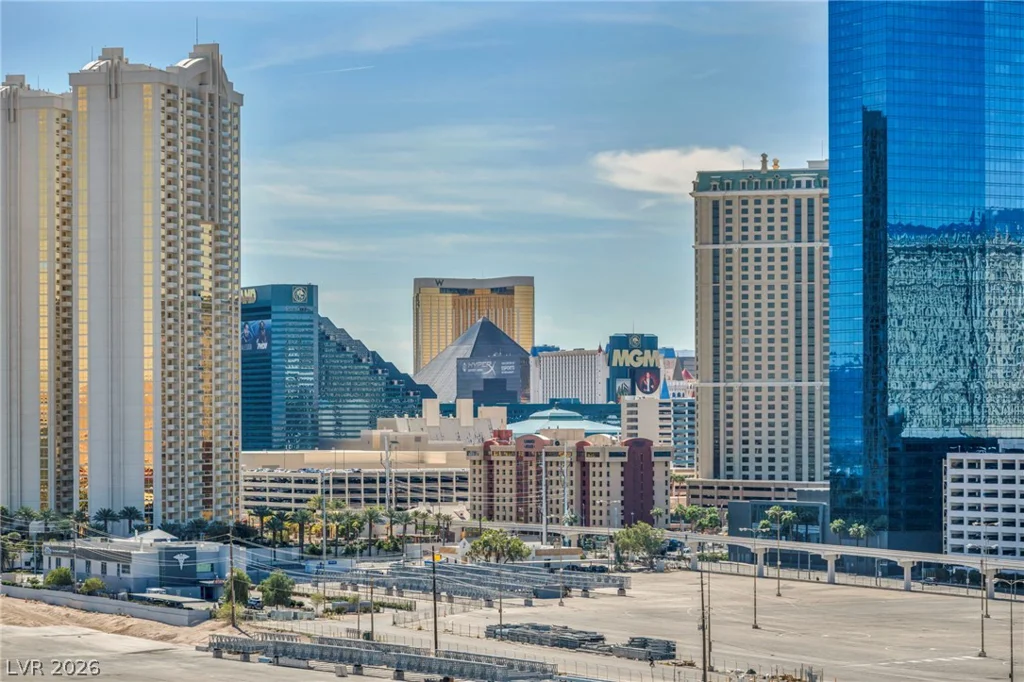 211 Flamingo, Las Vegas, NV 89169