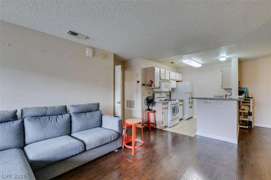 2200 Fort Apache, Las Vegas, NV 89117