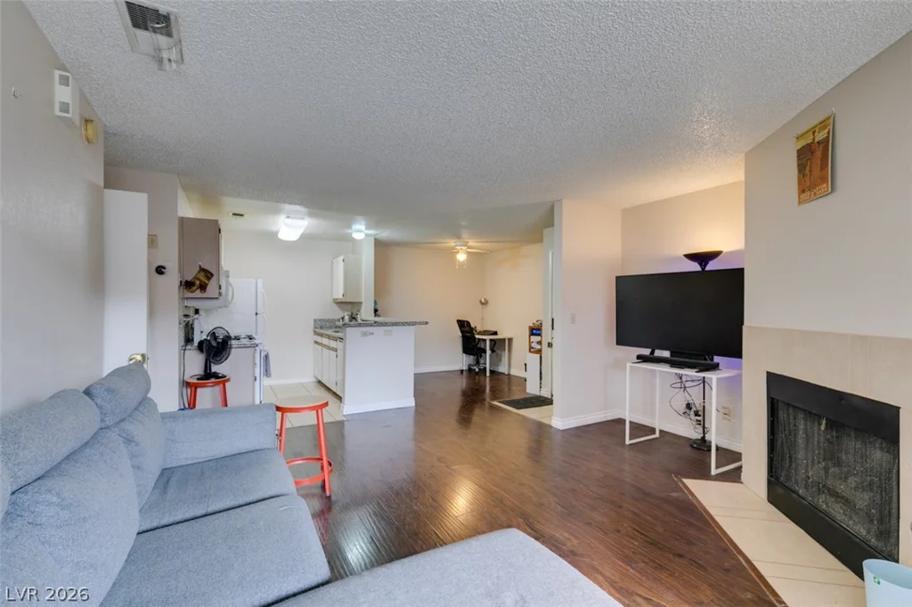 2200 Fort Apache, Las Vegas, NV 89117