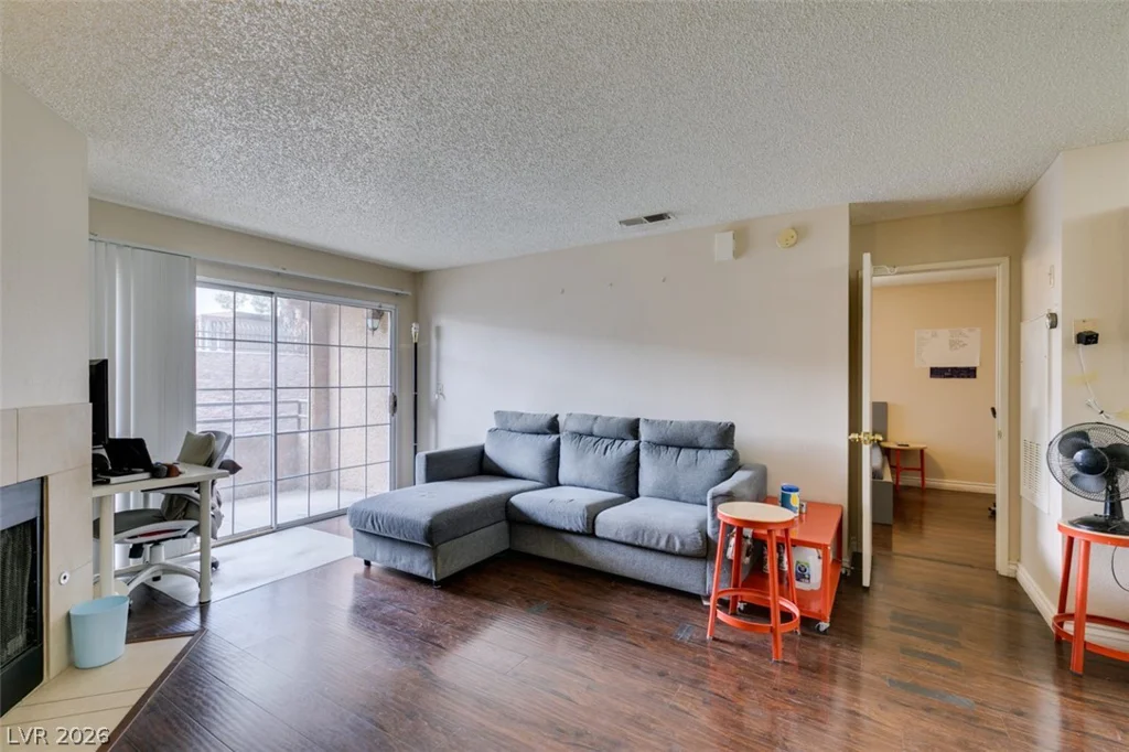 2200 Fort Apache, Las Vegas, NV 89117