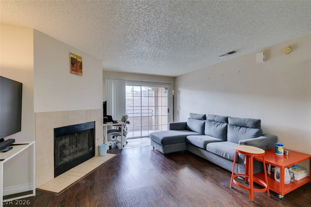 2200 Fort Apache, Las Vegas, NV 89117