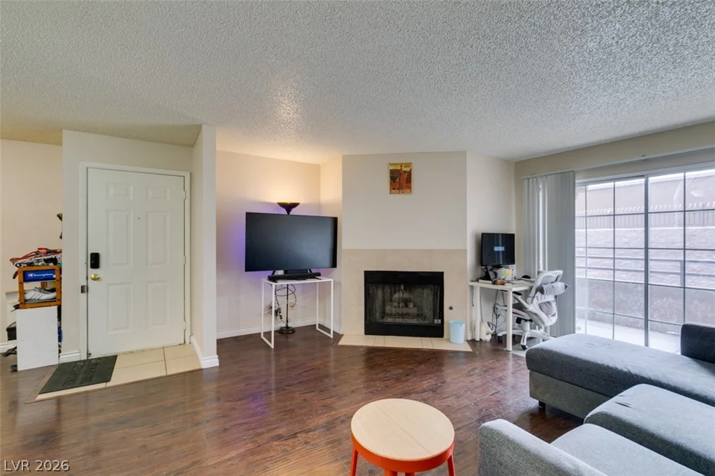 2200 Fort Apache, Las Vegas, NV 89117