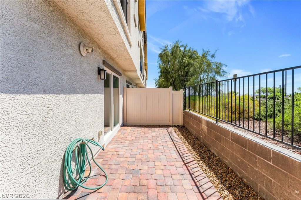 10083 Vibrant Moon, Las Vegas, NV 89129