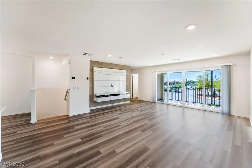 10083 Vibrant Moon, Las Vegas, NV 89129