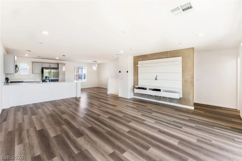 10083 Vibrant Moon, Las Vegas, NV 89129