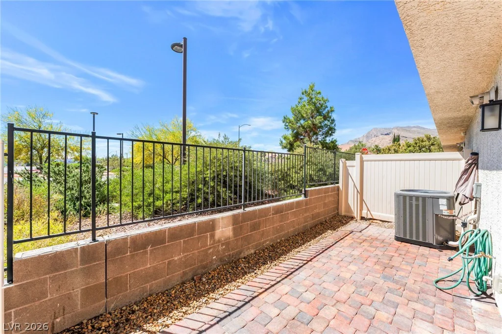 10083 Vibrant Moon, Las Vegas, NV 89129