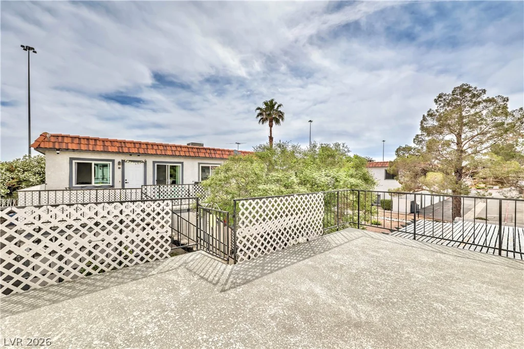 1101 Willow Tree, Las Vegas, NV 89128