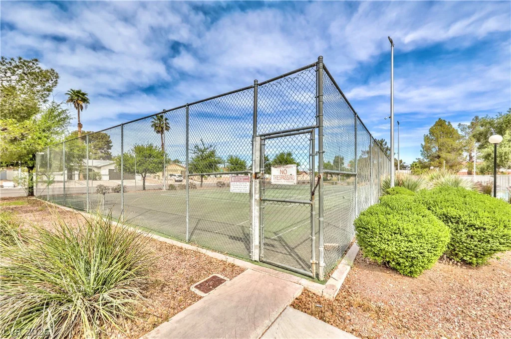 1101 Willow Tree, Las Vegas, NV 89128