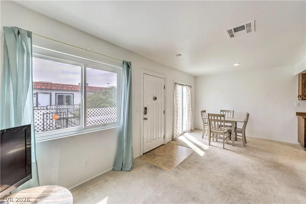 1101 Willow Tree, Las Vegas, NV 89128