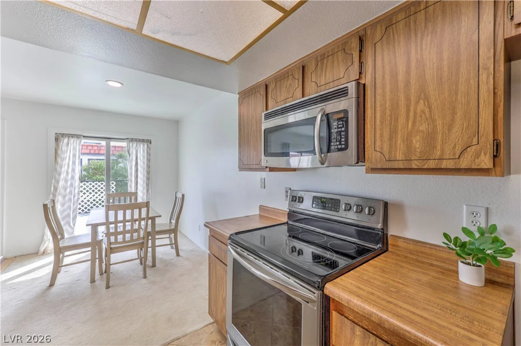 1101 Willow Tree, Las Vegas, NV 89128
