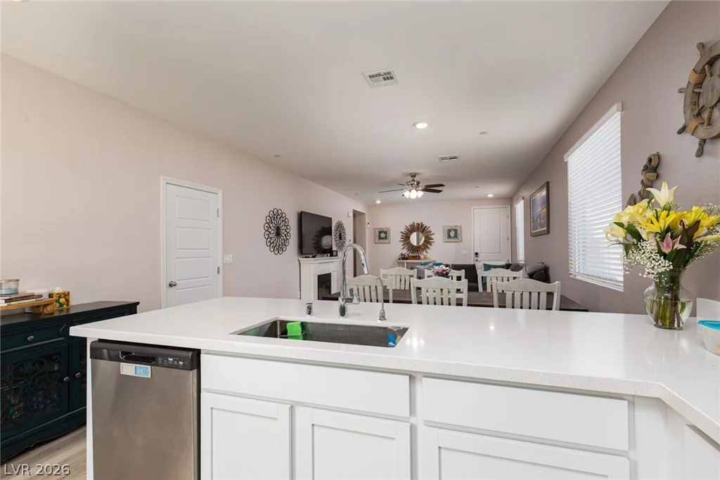 9734 Pacific Pine, Las Vegas, NV 89143