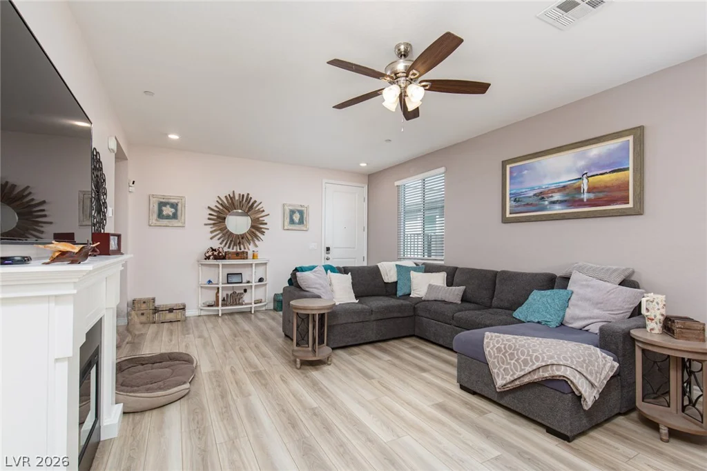 9734 Pacific Pine, Las Vegas, NV 89143