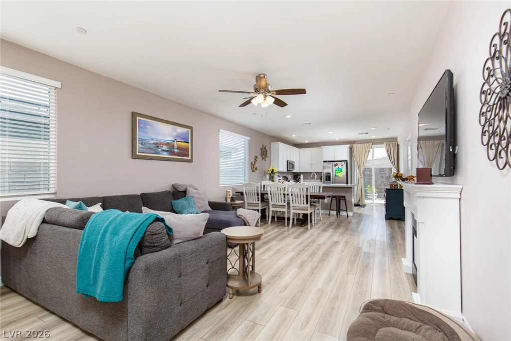 9734 Pacific Pine, Las Vegas, NV 89143
