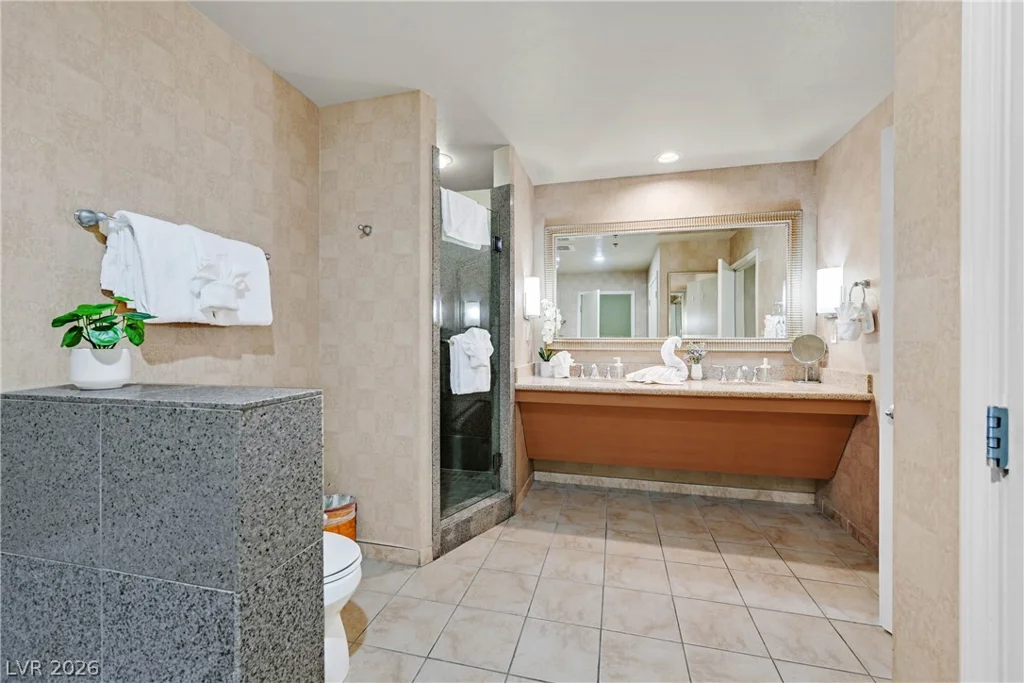 211 Flamingo, Las Vegas, NV 89169