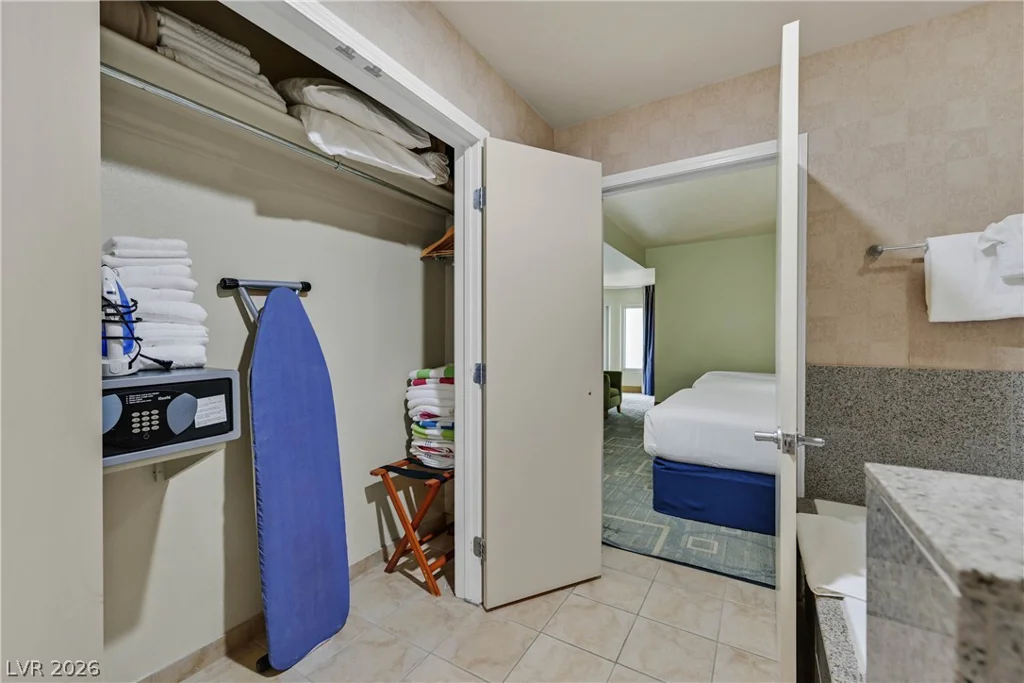 211 Flamingo, Las Vegas, NV 89169