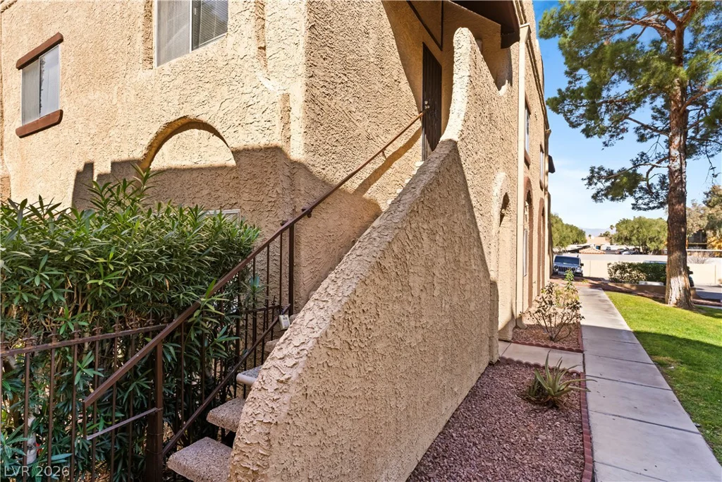 5191 Pioneer, Las Vegas, NV 89146