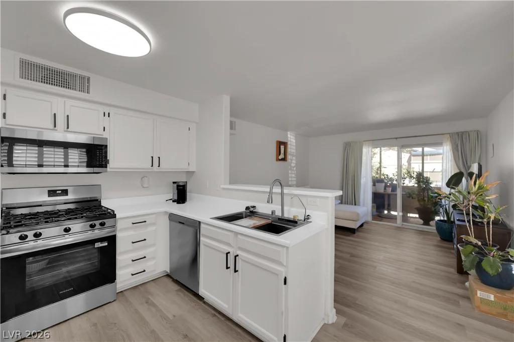 3425 Russell, Las Vegas, NV 89120