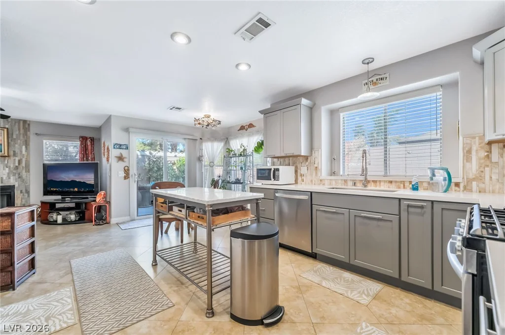 404 Crater, Henderson, NV 89014
