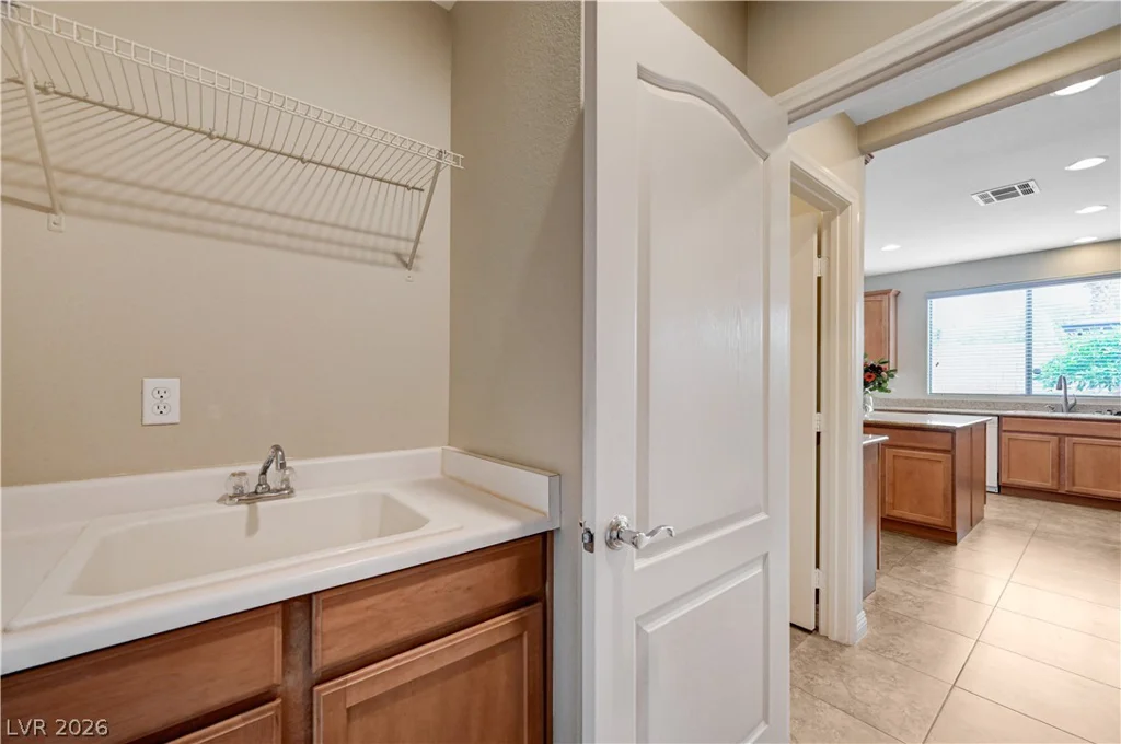 8232 Chimney Bluffs, North Las Vegas, NV 89085