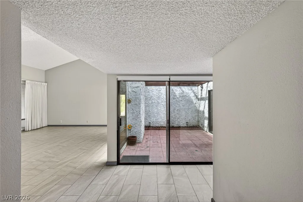 2795 San Martin, Las Vegas, NV 89121