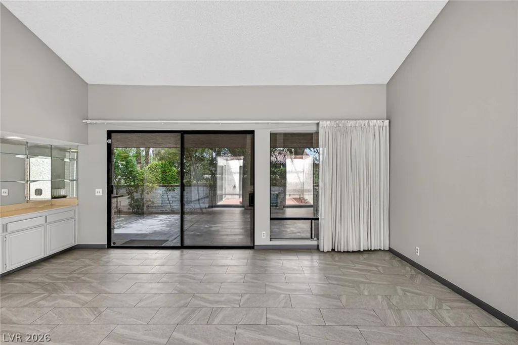 2795 San Martin, Las Vegas, NV 89121