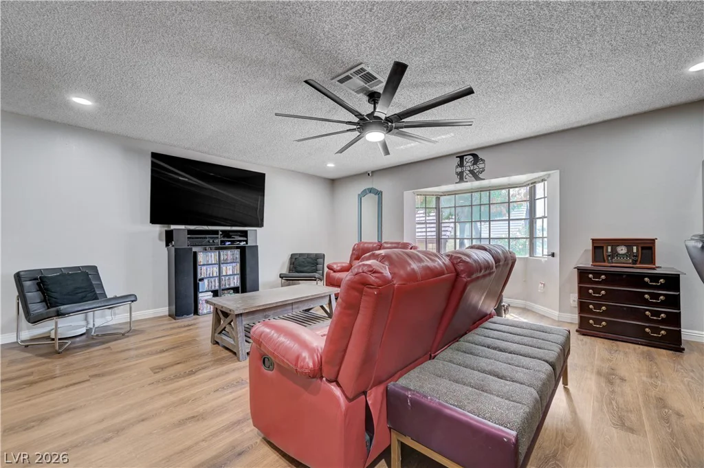 3928 Edgemoor, Las Vegas, NV 89121
