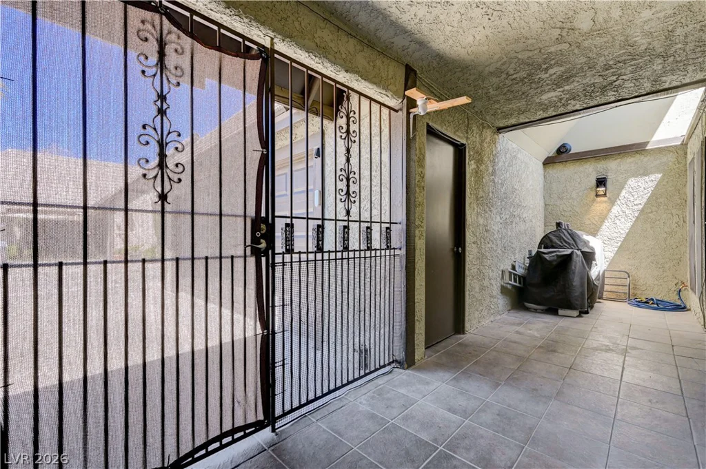 3928 Edgemoor, Las Vegas, NV 89121