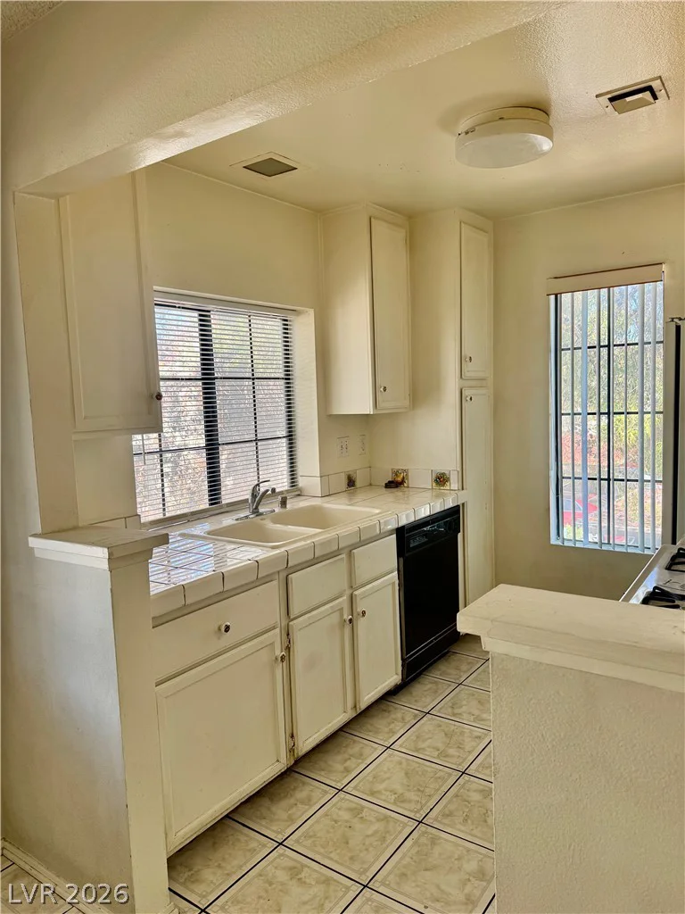 4878 Nara Vista, Las Vegas, NV 89103