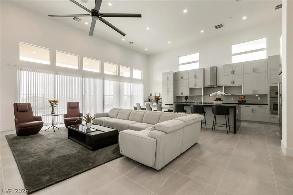 10807 White Clay, Las Vegas, NV 89135