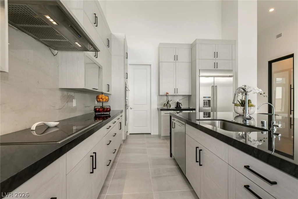 10807 White Clay, Las Vegas, NV 89135