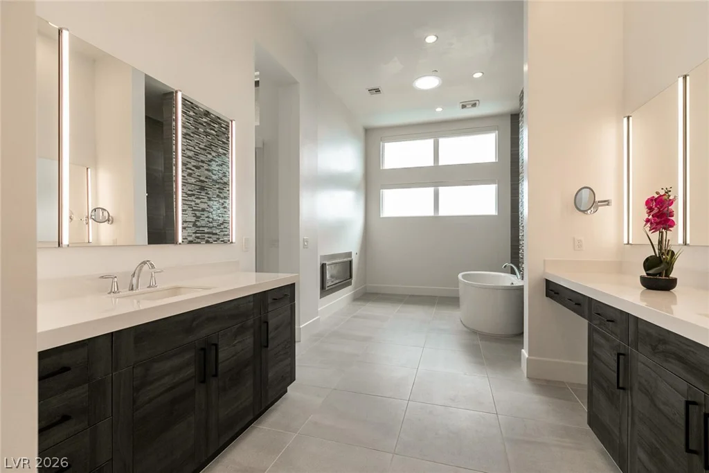 10807 White Clay, Las Vegas, NV 89135