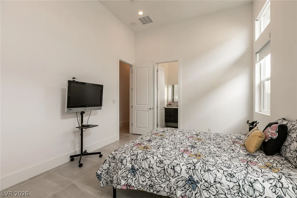 10807 White Clay, Las Vegas, NV 89135