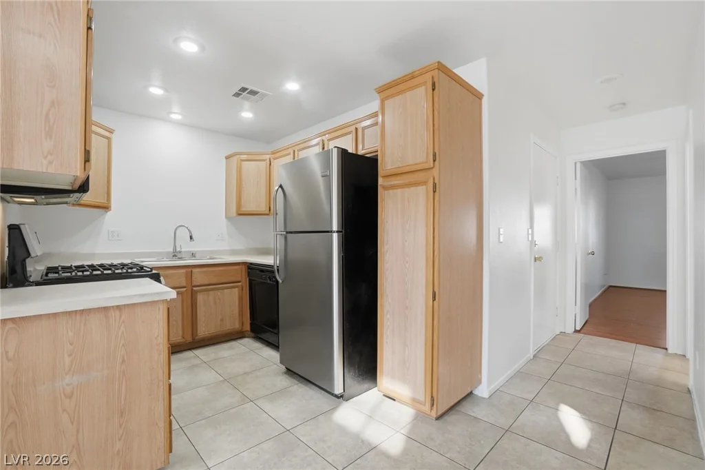 2033 Cary Grant, Las Vegas, NV 89142