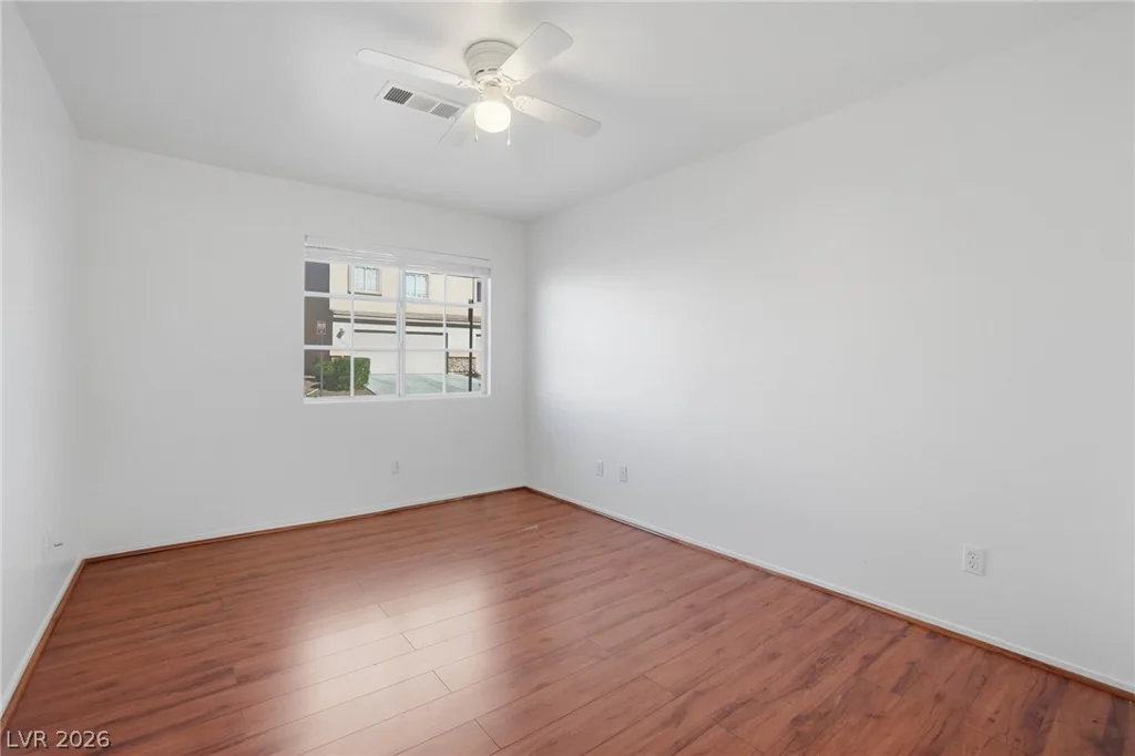 2033 Cary Grant, Las Vegas, NV 89142