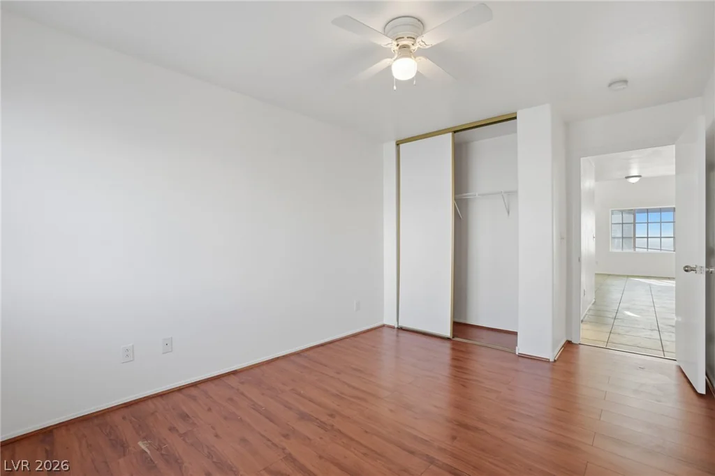 2033 Cary Grant, Las Vegas, NV 89142