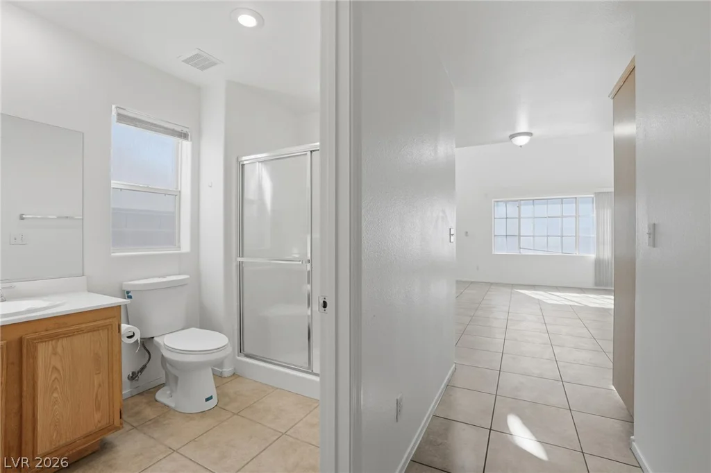2033 Cary Grant, Las Vegas, NV 89142